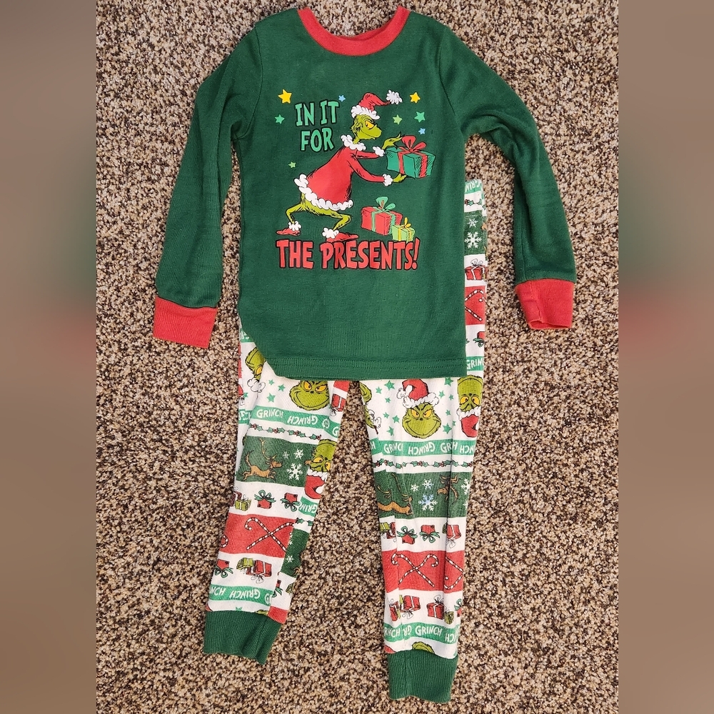 Dr. Seuss Grinch Kids Pajama Set - Green and Red